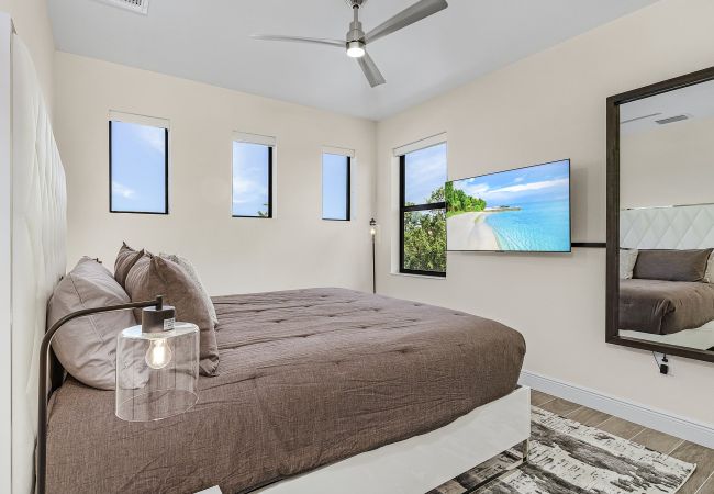 House in Cape Coral - THE GREAT LAKE House in Cape Coral - THE GREAT LAKE