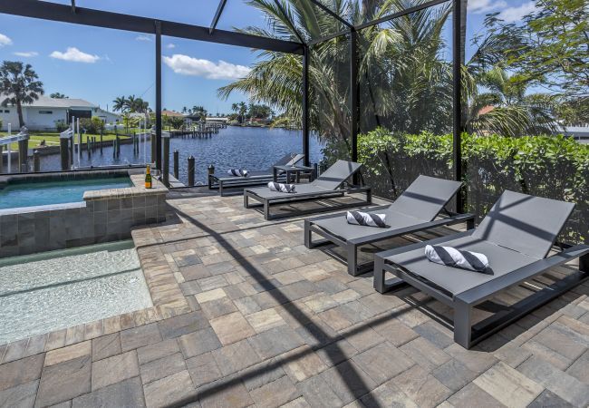 House in Cape Coral - THE GREAT LAKE House in Cape Coral - THE GREAT LAKE