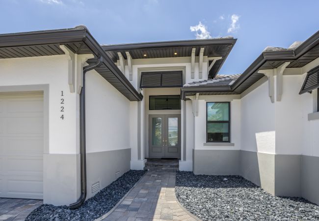 House in Cape Coral - THE GREAT LAKE House in Cape Coral - THE GREAT LAKE