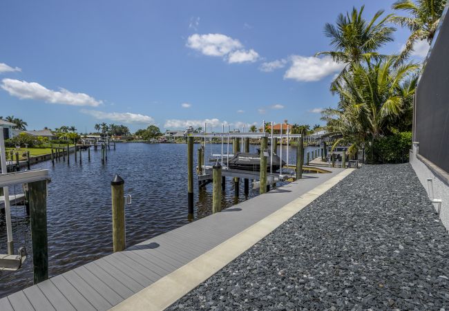House in Cape Coral - THE GREAT LAKE House in Cape Coral - THE GREAT LAKE