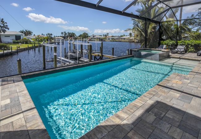 House in Cape Coral - THE GREAT LAKE House in Cape Coral - THE GREAT LAKE