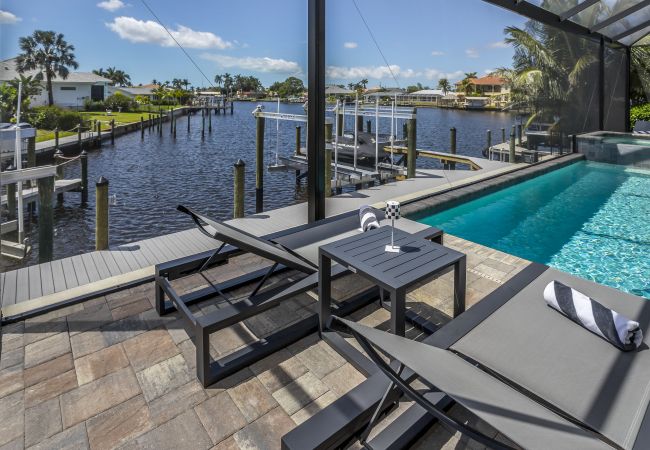 House in Cape Coral - THE GREAT LAKE House in Cape Coral - THE GREAT LAKE