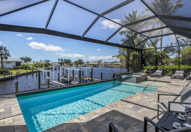 House in Cape Coral - THE GREAT LAKE House in Cape Coral - THE GREAT LAKE