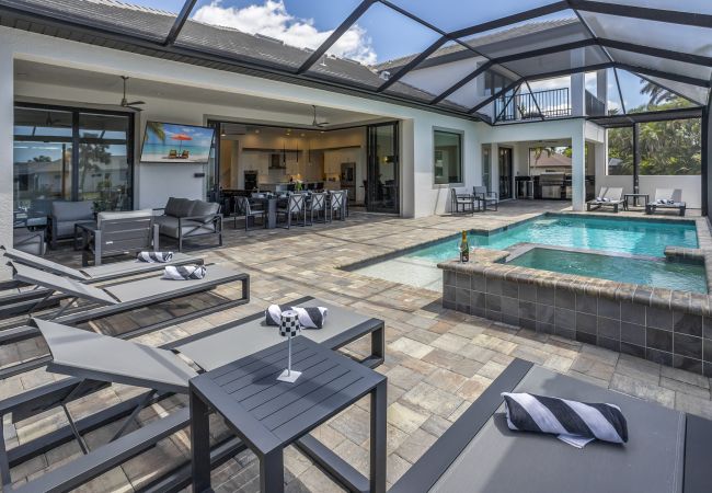 House in Cape Coral - THE GREAT LAKE House in Cape Coral - THE GREAT LAKE