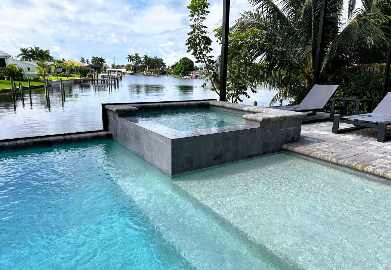 House in Cape Coral - THE GREAT LAKE