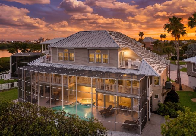 Villa in Fort Myers Beach - THE BEACH HOUSE A + B